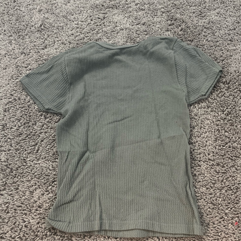 Textured sage body con athletic top